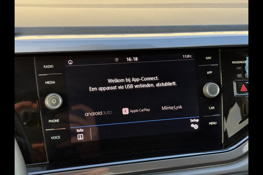 Volkswagen Polo 1.0 TSI Highline | Trekhaak | CarPlay | ACC | LED | 16 inch Volkswagen Polo 1.0 TSI Highline | Trekhaak | CarPlay | ACC | LED | 16 inch