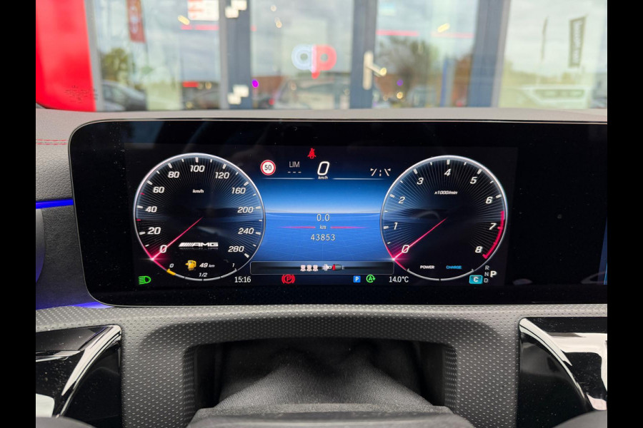 Mercedes-Benz CLA-Klasse AMG 35 4MATIC / panoramadak / facelift