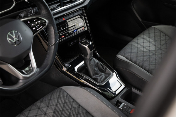 Volkswagen T-Roc 1.5 TSI R-Line -Pano-19'' Volkswagen T-Roc 1.5 TSI R-Line -Pano-19''