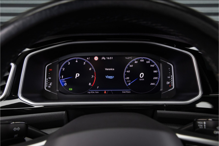 Volkswagen T-Roc 1.5 TSI R-Line -Pano-19'' Volkswagen T-Roc 1.5 TSI R-Line -Pano-19''