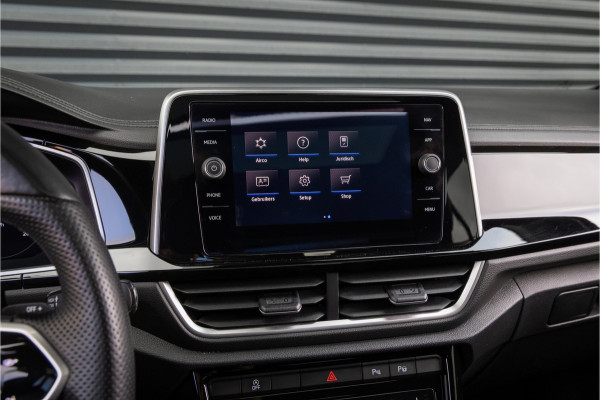 Volkswagen T-Roc 1.5 TSI R-Line -Pano-19'' Volkswagen T-Roc 1.5 TSI R-Line -Pano-19''