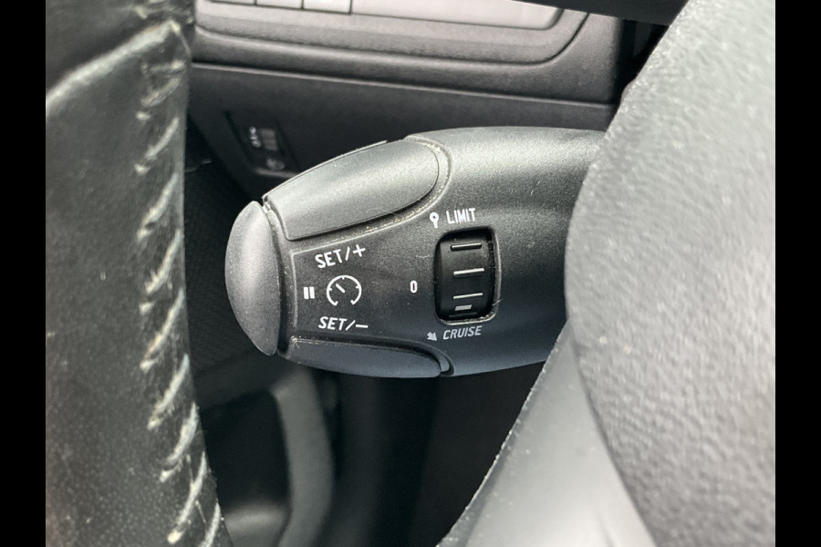 Peugeot 2008 1.2 111pk Blue Lion Clima Cruise Trekhaak Panoramadak Hoge zit Orig.NL Peugeot 2008 1.2 111pk Blue Lion Clima Cruise Trekhaak Panoramadak Hoge zit Orig.NL