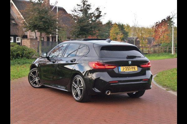 BMW 1-serie 118i Executive Edition | M Sport | Panoramadak | Camera | Schaalstoelen | Apple Carplay | Cruise Control | BMW 1-serie 118i Executive Edition | M Sport | Panoramadak | Camera | Schaalstoelen | Apple Carplay | Cruise Control |