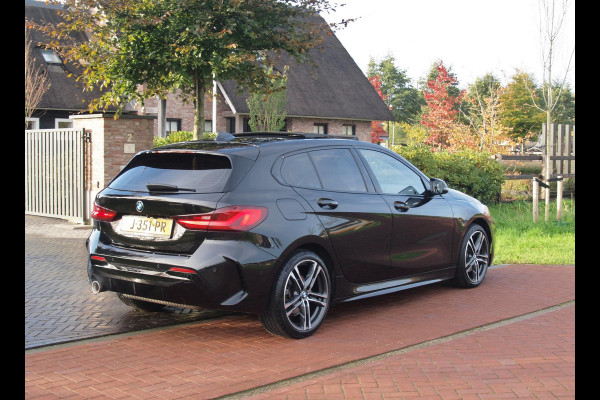 BMW 1-serie 118i Executive Edition | M Sport | Panoramadak | Camera | Schaalstoelen | Apple Carplay | Cruise Control | BMW 1-serie 118i Executive Edition | M Sport | Panoramadak | Camera | Schaalstoelen | Apple Carplay | Cruise Control |