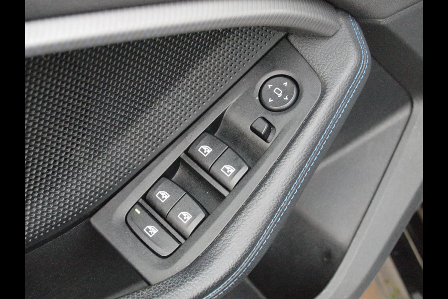 BMW 1-serie 118i Executive Edition | M Sport | Panoramadak | Camera | Schaalstoelen | Apple Carplay | Cruise Control | BMW 1-serie 118i Executive Edition | M Sport | Panoramadak | Camera | Schaalstoelen | Apple Carplay | Cruise Control |