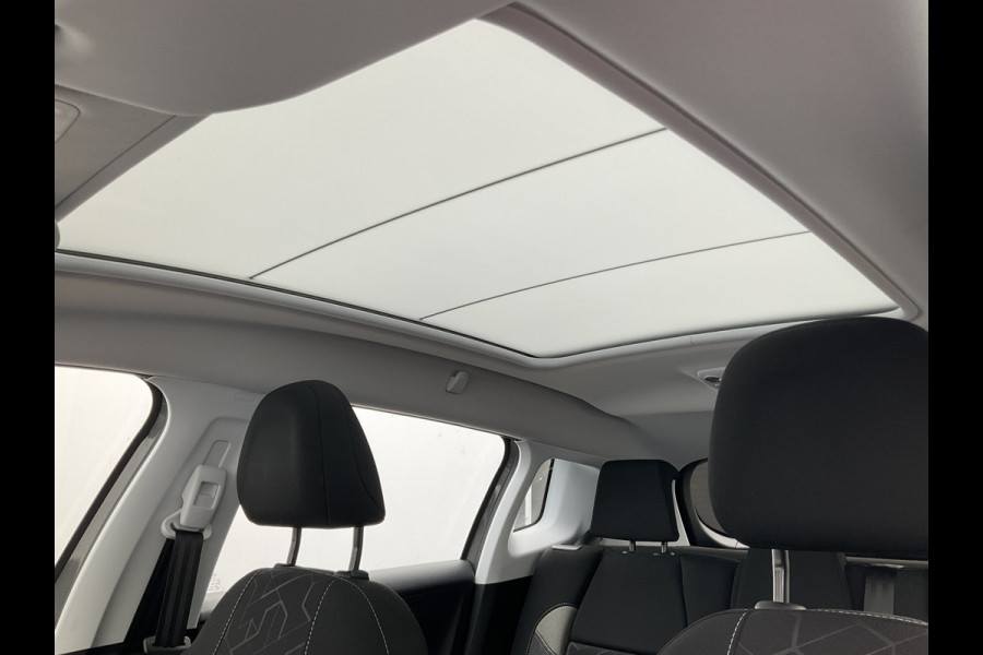 Peugeot 2008 1.2 111pk Blue Lion Clima Cruise Trekhaak Panoramadak Hoge zit Orig.NL Peugeot 2008 1.2 111pk Blue Lion Clima Cruise Trekhaak Panoramadak Hoge zit Orig.NL