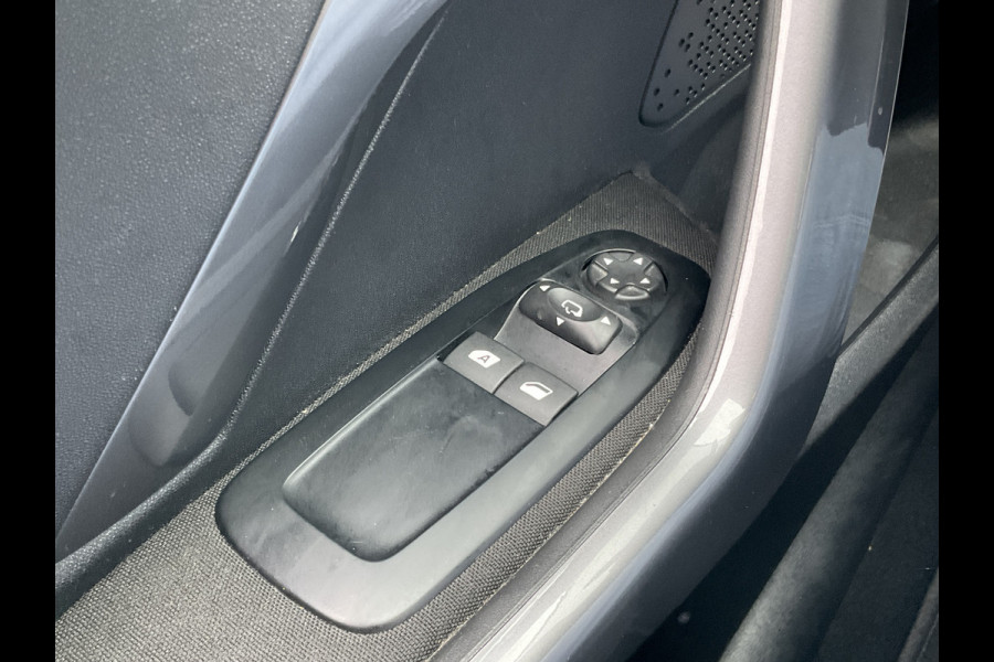 Peugeot 2008 1.2 111pk Blue Lion Clima Cruise Trekhaak Panoramadak Hoge zit Orig.NL Peugeot 2008 1.2 111pk Blue Lion Clima Cruise Trekhaak Panoramadak Hoge zit Orig.NL