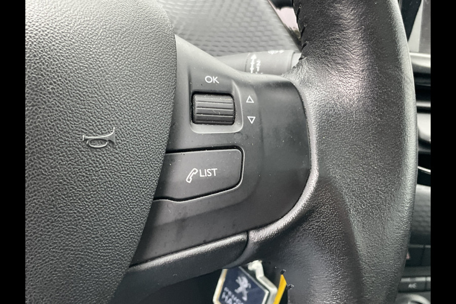 Peugeot 2008 1.2 111pk Blue Lion Clima Cruise Trekhaak Panoramadak Hoge zit Orig.NL Peugeot 2008 1.2 111pk Blue Lion Clima Cruise Trekhaak Panoramadak Hoge zit Orig.NL