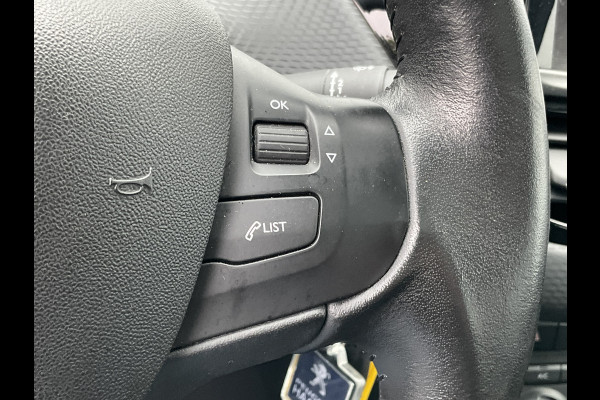 Peugeot 2008 1.2 111pk Blue Lion Clima Cruise Trekhaak Panoramadak Hoge zit Orig.NL Peugeot 2008 1.2 111pk Blue Lion Clima Cruise Trekhaak Panoramadak Hoge zit Orig.NL