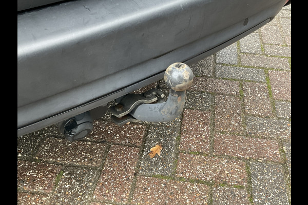 Peugeot 2008 1.2 111pk Blue Lion Clima Cruise Trekhaak Panoramadak Hoge zit Orig.NL Peugeot 2008 1.2 111pk Blue Lion Clima Cruise Trekhaak Panoramadak Hoge zit Orig.NL