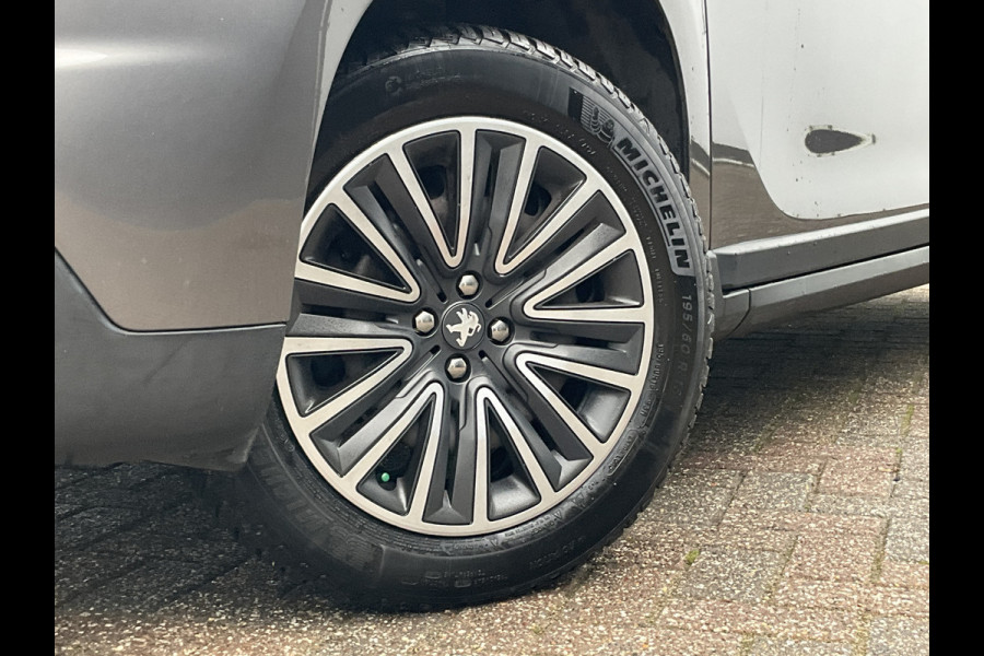 Peugeot 2008 1.2 111pk Blue Lion Clima Cruise Trekhaak Panoramadak Hoge zit Orig.NL Peugeot 2008 1.2 111pk Blue Lion Clima Cruise Trekhaak Panoramadak Hoge zit Orig.NL