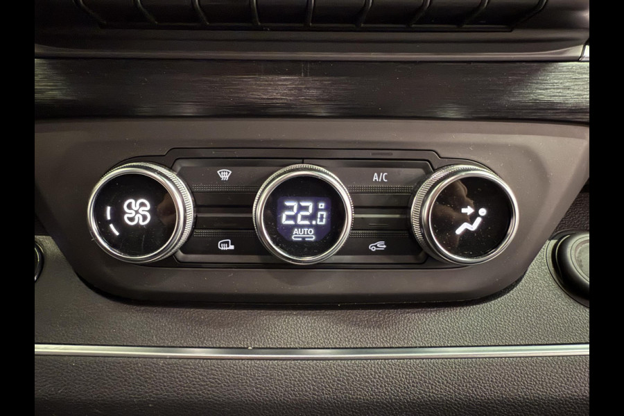 Renault Trafic 2.0 Blue dC1 150 EDC T29 L2H1 Extra Dubbele Cabine Navigatie Airco Lichtmetalen velgen Betimmering Trekhaak Camera Parkeer sensoren Dab