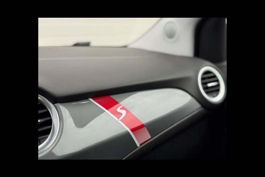 Opel ADAM 1.4 Turbo Rocks S -Dealer onderhouden-LED-Panorama Opel ADAM 1.4 Turbo Rocks S -Dealer onderhouden-LED-Panorama