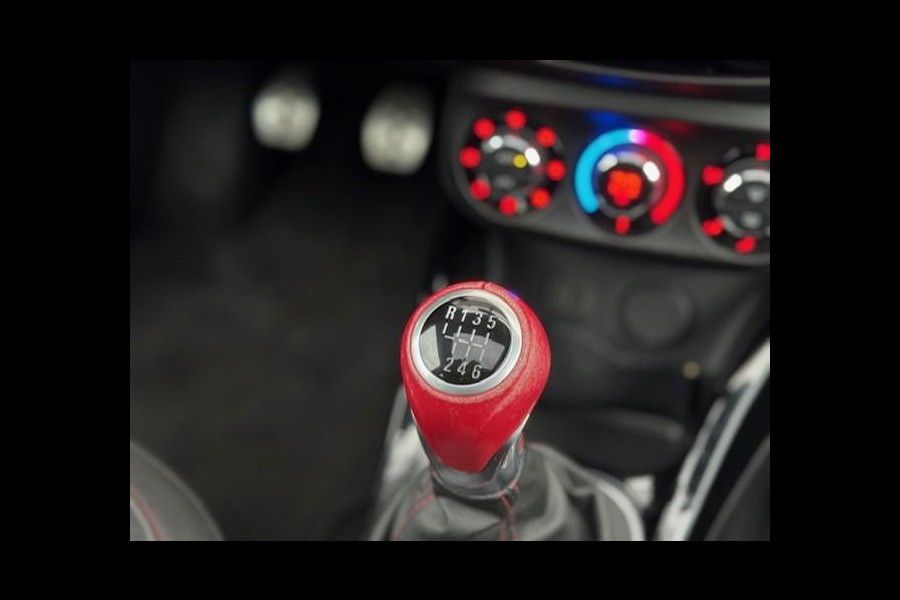 Opel ADAM 1.4 Turbo Rocks S -Dealer onderhouden-LED-Panorama Opel ADAM 1.4 Turbo Rocks S -Dealer onderhouden-LED-Panorama