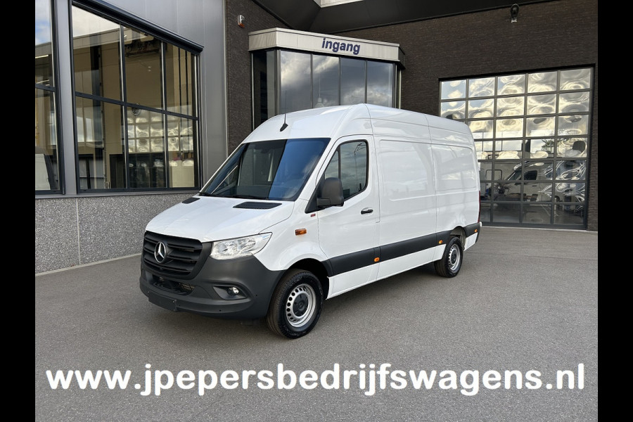 Mercedes-Benz Sprinter 317 CDI L2 H2 Automaat / 360 Camera / MBUX / Navigatie / Cruise control / Airco / 270 Graden achterdeuren Mercedes-Benz Sprinter 317 CDI L2 H2 Automaat / 360 Camera / MBUX / Navigatie / Cruise control / Airco / 270 Graden achterdeuren