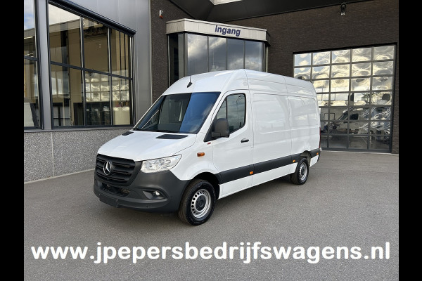 Mercedes-Benz Sprinter 317 CDI L2 H2 Automaat / 360 Camera / MBUX / Navigatie / Cruise control / Airco / 270 Graden achterdeuren Mercedes-Benz Sprinter 317 CDI L2 H2 Automaat / 360 Camera / MBUX / Navigatie / Cruise control / Airco / 270 Graden achterdeuren