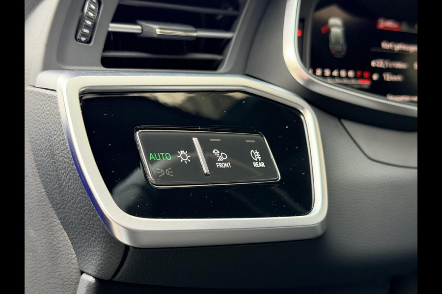Audi A6 Avant 40 TFSI S edition Competition Automaat | Panoramadak | Trekhaak elektrisch uitklapbaar | Stoelverwarming | Afgevlakt stuur Audi A6 Avant 40 TFSI S edition Competition Automaat | Panoramadak | Trekhaak elektrisch uitklapbaar | Stoelverwarming | Afgevlakt stuur