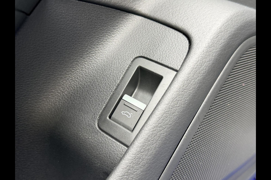 Audi A6 Avant 40 TFSI S edition Competition Automaat | Panoramadak | Trekhaak elektrisch uitklapbaar | Stoelverwarming | Afgevlakt stuur Audi A6 Avant 40 TFSI S edition Competition Automaat | Panoramadak | Trekhaak elektrisch uitklapbaar | Stoelverwarming | Afgevlakt stuur