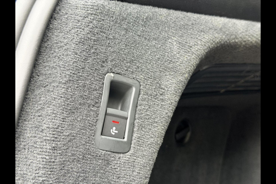 Audi A6 Avant 40 TFSI S edition Competition Automaat | Panoramadak | Trekhaak elektrisch uitklapbaar | Stoelverwarming | Afgevlakt stuur Audi A6 Avant 40 TFSI S edition Competition Automaat | Panoramadak | Trekhaak elektrisch uitklapbaar | Stoelverwarming | Afgevlakt stuur