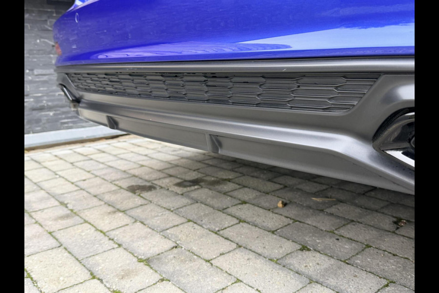 Audi A6 Avant 40 TFSI S edition Competition Automaat | Panoramadak | Trekhaak elektrisch uitklapbaar | Stoelverwarming | Afgevlakt stuur Audi A6 Avant 40 TFSI S edition Competition Automaat | Panoramadak | Trekhaak elektrisch uitklapbaar | Stoelverwarming | Afgevlakt stuur