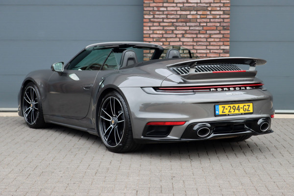 Porsche 911 992 Cabrio 3.8 Turbo S | Keramisch | Vierwielbesturing | Burmester High End | Adaptive Cruise Control | Liftsysteem | Sport Chrono | 18-wegs Memory | PASM | Sportuitlaat |