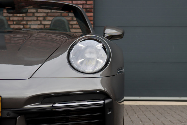 Porsche 911 992 Cabrio 3.8 Turbo S | Keramisch | Vierwielbesturing | Burmester High End | Adaptive Cruise Control | Liftsysteem | Sport Chrono | 18-wegs Memory | PASM | Sportuitlaat |