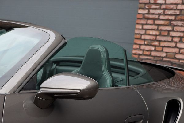 Porsche 911 992 Cabrio 3.8 Turbo S | Keramisch | Vierwielbesturing | Burmester High End | Adaptive Cruise Control | Liftsysteem | Sport Chrono | 18-wegs Memory | PASM | Sportuitlaat |