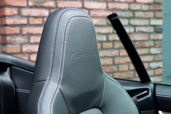 Porsche 911 992 Cabrio 3.8 Turbo S | Keramisch | Vierwielbesturing | Burmester High End | Adaptive Cruise Control | Liftsysteem | Sport Chrono | 18-wegs Memory | PASM | Sportuitlaat |