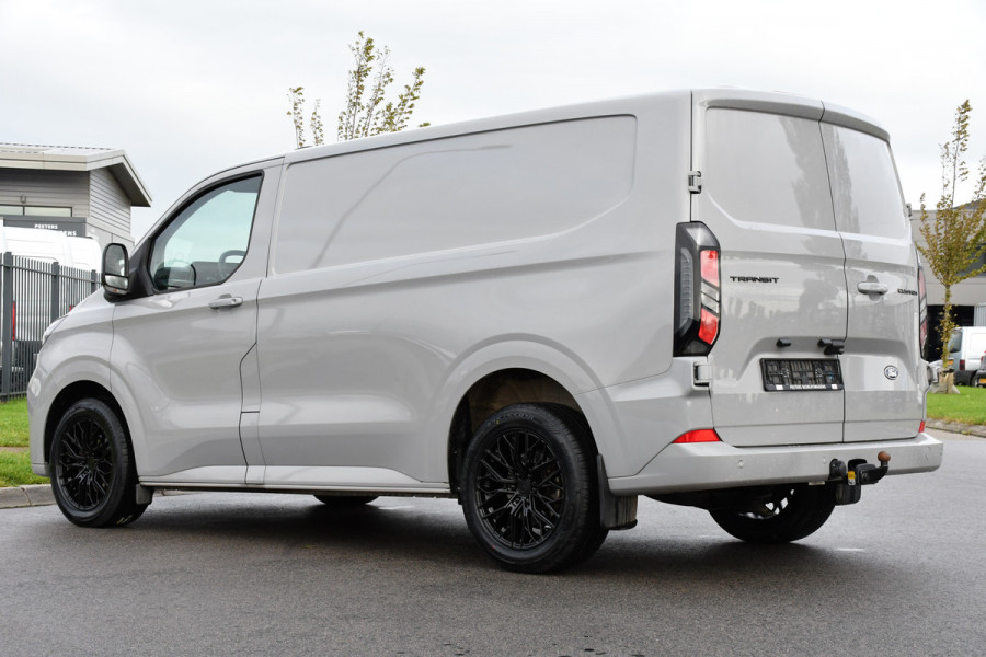 Ford Transit Custom 300 2.0 TDCI L1H1 Limited PB Edition Virtual, Adaptieve Cruise, Carplay, LED, Stoelverwarming, 136pk, Automaat, Trekhaak, Multimedia, Uniek! Ford Transit Custom 300 2.0 TDCI L1H1 Limited PB Edition Virtual, Adaptieve Cruise, Carplay, LED, Stoelverwarming, 136pk, Automaat, Trekhaak, Multimedia, Uniek!
