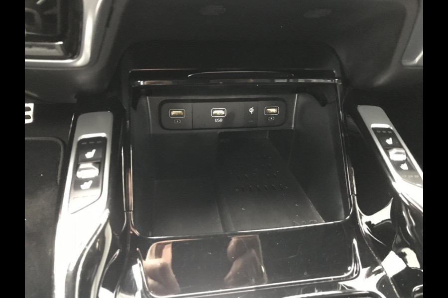 Kia Sorento 1.6 Plug-in 4WD ExecutiveLine 7pers. 1500KG Trekg. Kia Sorento 1.6 Plug-in 4WD ExecutiveLine 7pers. 1500KG Trekg.