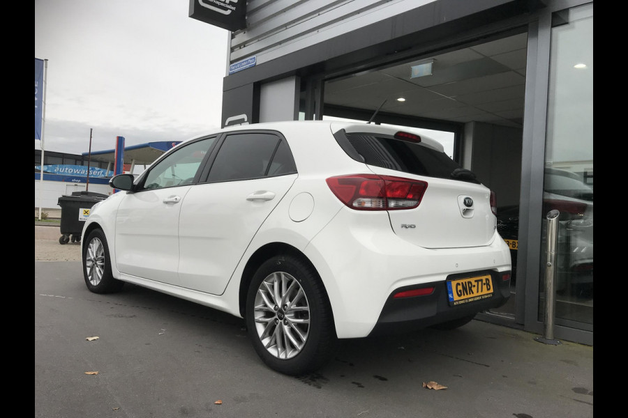 Kia Rio 1.0 DynamicLine 100pk zeer lage km Kia Rio 1.0 DynamicLine 100pk zeer lage km