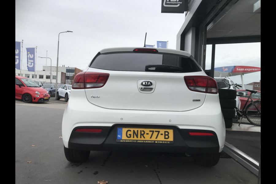 Kia Rio 1.0 DynamicLine 100pk zeer lage km Kia Rio 1.0 DynamicLine 100pk zeer lage km