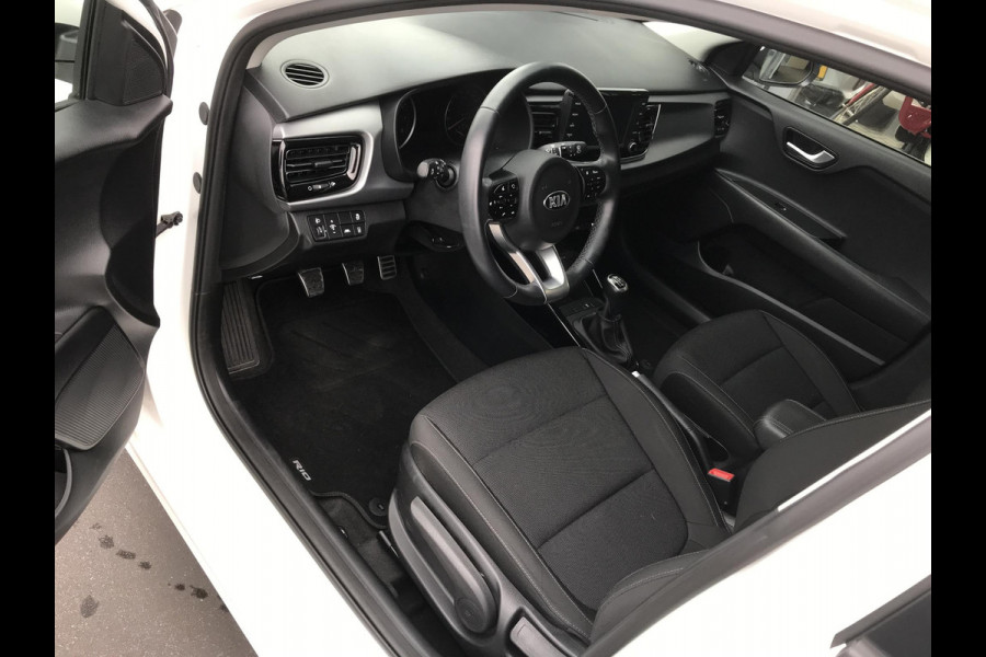 Kia Rio 1.0 DynamicLine 100pk zeer lage km Kia Rio 1.0 DynamicLine 100pk zeer lage km