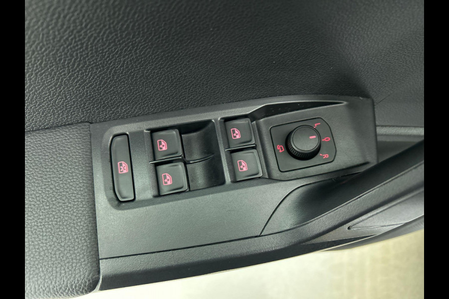 Seat Ibiza 1.0 EcoTSI Style Business Connect | Navigatie | Apple Carplay/Android Auto | Parkeersensoren | Cruise Control | Stoelverwarming | Virtual Cockpit | Lichtmetalen velgen | Climate Control