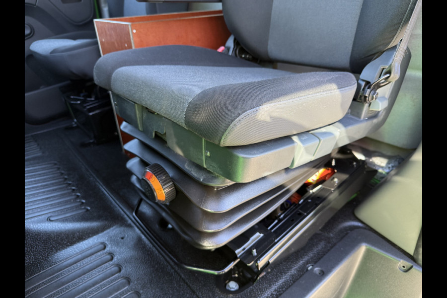 Renault Master T35 2.3 dCi 164 PK E6 / CLIXTAR 2.370 KG LAADVERMOGEN / MOBIELE WERKPLAATS / BOTT INRICHTING / CAMERA / AIRCO / CRUISE