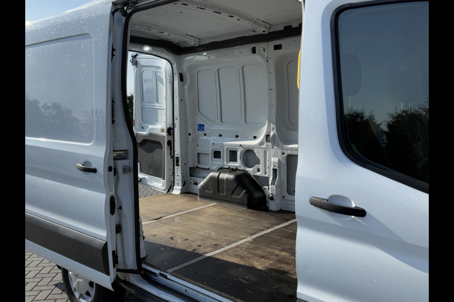 Ford Transit 350 2.0 TDCI 131 PK / L2H2 / 2.8 TON TREKKEN / 1e EIG. / AIRCO / CRUISE / PDC