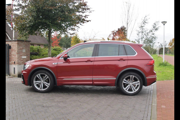 Volkswagen Tiguan 1.4 TSI ACT Comfortline Business R | Panoramadak | Trekhaak | Cruise Control | Stoelverwarming | Volkswagen Tiguan 1.4 TSI ACT Comfortline Business R | Panoramadak | Trekhaak | Cruise Control | Stoelverwarming |