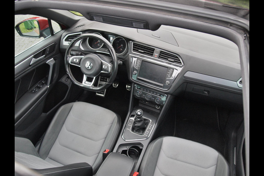 Volkswagen Tiguan 1.4 TSI ACT Comfortline Business R | Panoramadak | Trekhaak | Cruise Control | Stoelverwarming | Volkswagen Tiguan 1.4 TSI ACT Comfortline Business R | Panoramadak | Trekhaak | Cruise Control | Stoelverwarming |