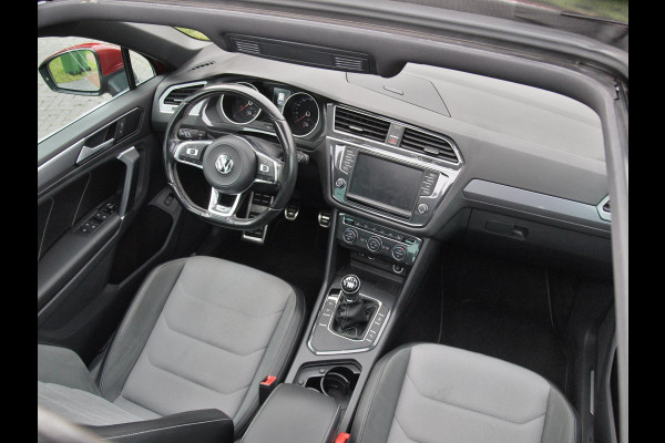 Volkswagen Tiguan 1.4 TSI ACT Comfortline Business R | Panoramadak | Trekhaak | Cruise Control | Stoelverwarming | Volkswagen Tiguan 1.4 TSI ACT Comfortline Business R | Panoramadak | Trekhaak | Cruise Control | Stoelverwarming |