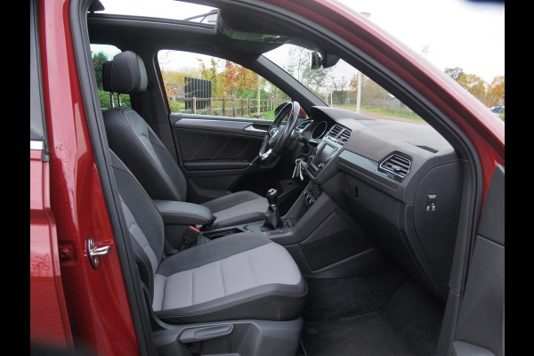 Volkswagen Tiguan 1.4 TSI ACT Comfortline Business R | Panoramadak | Trekhaak | Cruise Control | Stoelverwarming | Volkswagen Tiguan 1.4 TSI ACT Comfortline Business R | Panoramadak | Trekhaak | Cruise Control | Stoelverwarming |