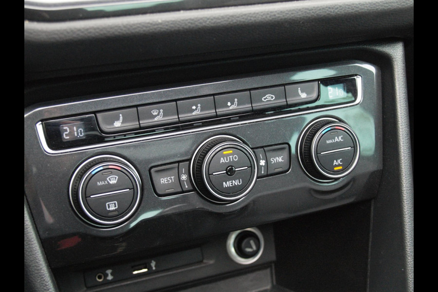 Volkswagen Tiguan 1.4 TSI ACT Comfortline Business R | Panoramadak | Trekhaak | Cruise Control | Stoelverwarming | Volkswagen Tiguan 1.4 TSI ACT Comfortline Business R | Panoramadak | Trekhaak | Cruise Control | Stoelverwarming |