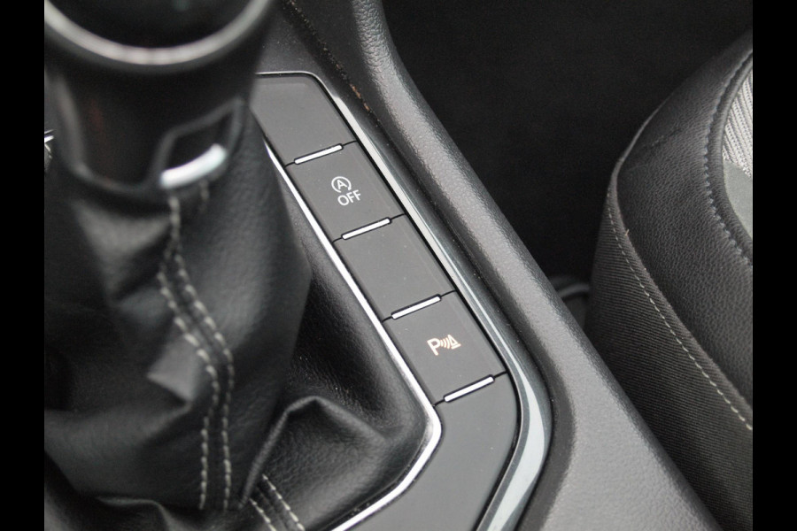 Volkswagen Tiguan 1.4 TSI ACT Comfortline Business R | Panoramadak | Trekhaak | Cruise Control | Stoelverwarming | Volkswagen Tiguan 1.4 TSI ACT Comfortline Business R | Panoramadak | Trekhaak | Cruise Control | Stoelverwarming |