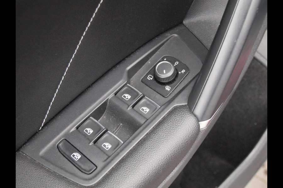 Volkswagen Tiguan 1.4 TSI ACT Comfortline Business R | Panoramadak | Trekhaak | Cruise Control | Stoelverwarming | Volkswagen Tiguan 1.4 TSI ACT Comfortline Business R | Panoramadak | Trekhaak | Cruise Control | Stoelverwarming |