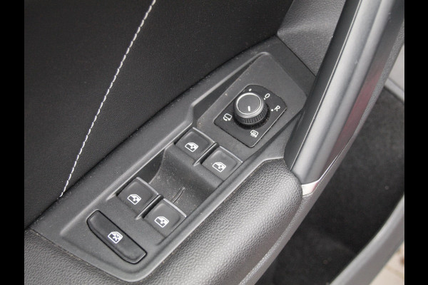 Volkswagen Tiguan 1.4 TSI ACT Comfortline Business R | Panoramadak | Trekhaak | Cruise Control | Stoelverwarming | Volkswagen Tiguan 1.4 TSI ACT Comfortline Business R | Panoramadak | Trekhaak | Cruise Control | Stoelverwarming |