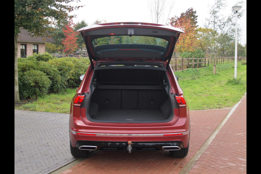 Volkswagen Tiguan 1.4 TSI ACT Comfortline Business R | Panoramadak | Trekhaak | Cruise Control | Stoelverwarming | Volkswagen Tiguan 1.4 TSI ACT Comfortline Business R | Panoramadak | Trekhaak | Cruise Control | Stoelverwarming |