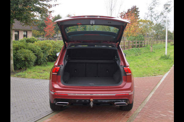 Volkswagen Tiguan 1.4 TSI ACT Comfortline Business R | Panoramadak | Trekhaak | Cruise Control | Stoelverwarming | Volkswagen Tiguan 1.4 TSI ACT Comfortline Business R | Panoramadak | Trekhaak | Cruise Control | Stoelverwarming |