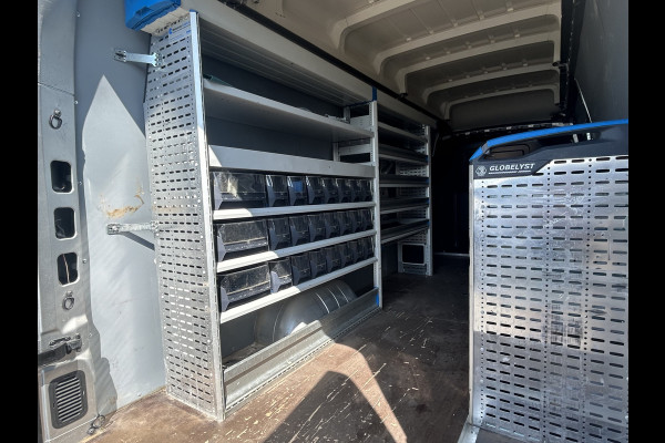 Renault Master T35 2.3 dCi 145 PK / L4H3 / MAXI WB 433 / DUBBEL LUCHT / INRICHTING / 3-ZITS / TREKHAAK / CAMERA / 3000 KG AHG /