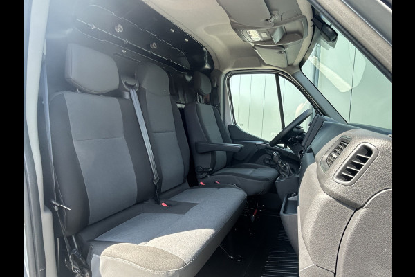 Renault Master T35 2.3 dCi 145 PK / L4H3 / MAXI WB 433 / DUBBEL LUCHT / INRICHTING / 3-ZITS / TREKHAAK / CAMERA / 3000 KG AHG /