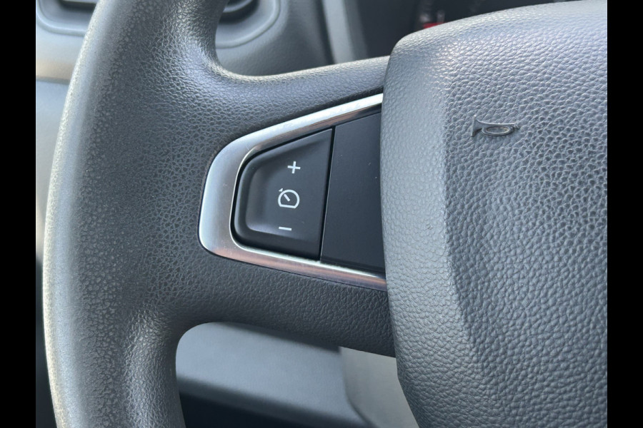 Renault Master T35 2.3 dCi 145 PK / L4H3 / MAXI WB 433 / DUBBEL LUCHT / INRICHTING / 3-ZITS / TREKHAAK / CAMERA / 3000 KG AHG /