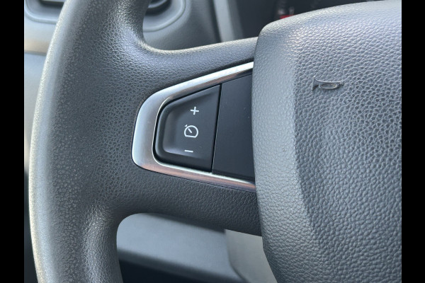 Renault Master T35 2.3 dCi 145 PK / L4H3 / MAXI WB 433 / DUBBEL LUCHT / INRICHTING / 3-ZITS / TREKHAAK / CAMERA / 3000 KG AHG /